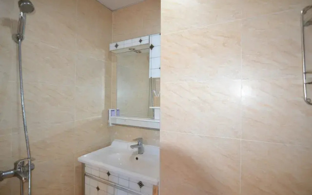 The Crystal Apartment