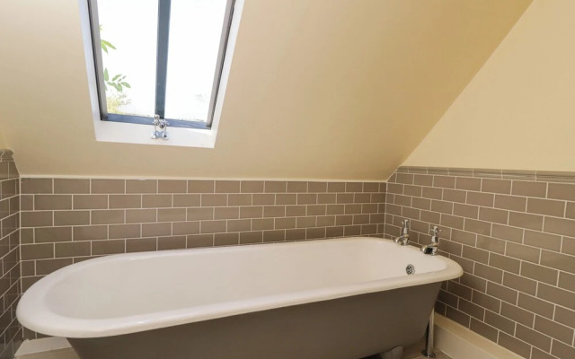 Kings Cottage - South