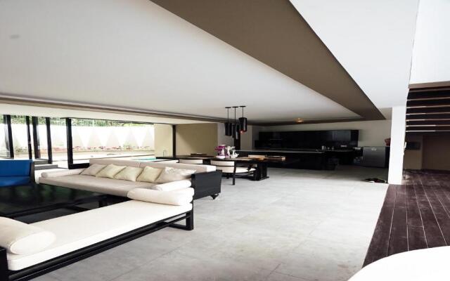 De Camoes Villa
