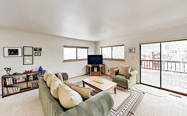 Riverfront Retreat - 3 Br Home