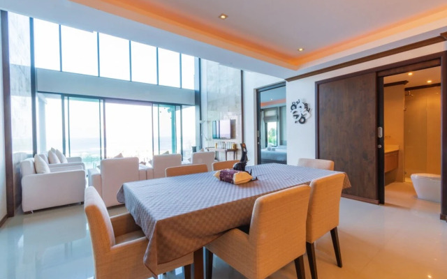 Beach Front 4 Bedroom Pool Villa RV