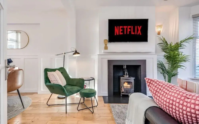 Central Belfast Apartments: Retro R&R