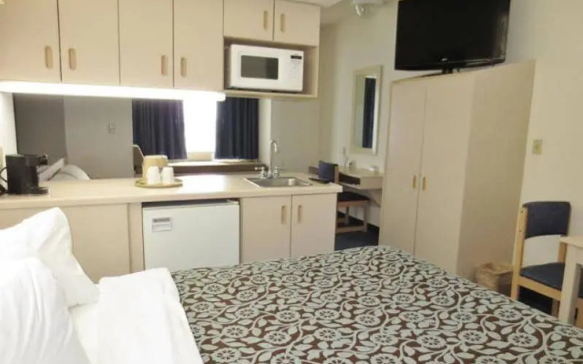 Days Inn & Suites Maryville