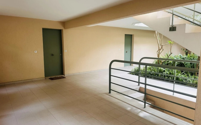 Light Modern Studio With Garden Pool- 2294