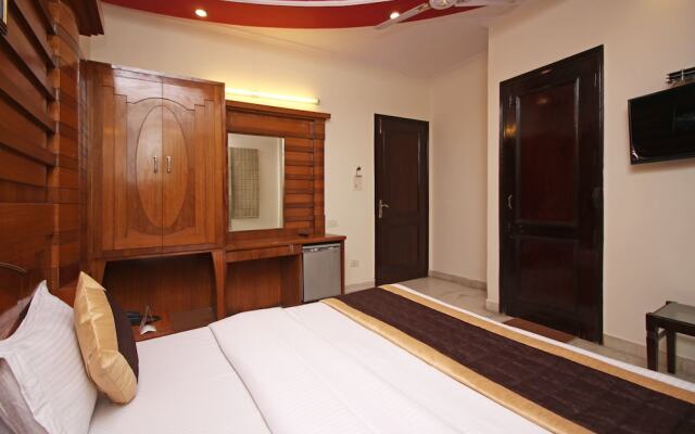 OYO 8336 Hotel De Gold