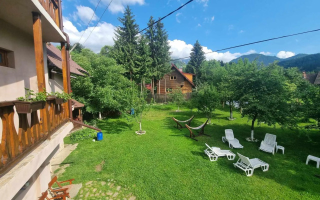 Pensiunea Anotimpuri by Casa Sandu