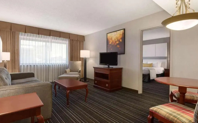 Wyndham Dallas Suites - Park Central