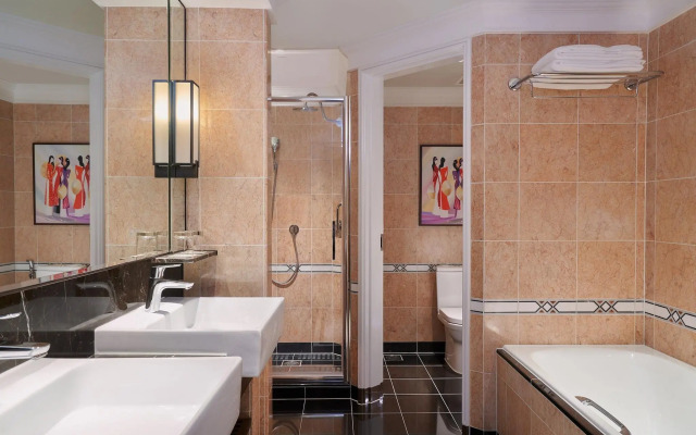 Sheraton Saigon Grand Opera Hotel