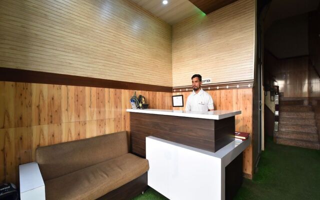 Oyo 28322 Hotel Paradise