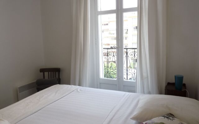 Home Rental Cannes Rue d'Alger