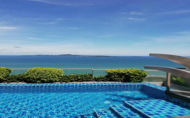 The Peak Towers sea view apartments, soi Kasetsin
