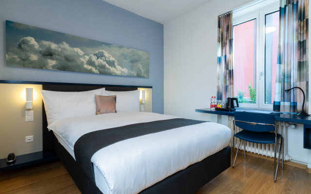 Bristol Hotel - Image 4