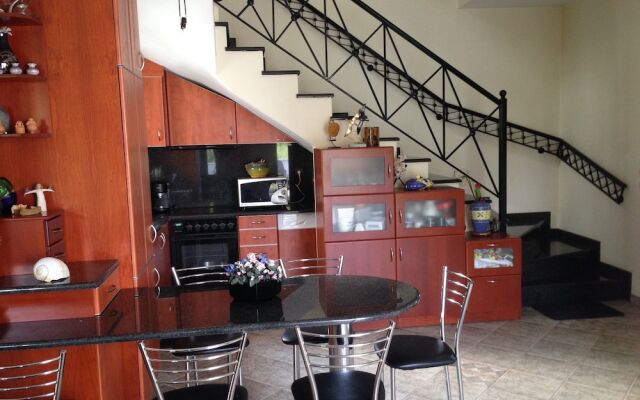 Dimitri's Guesthouse