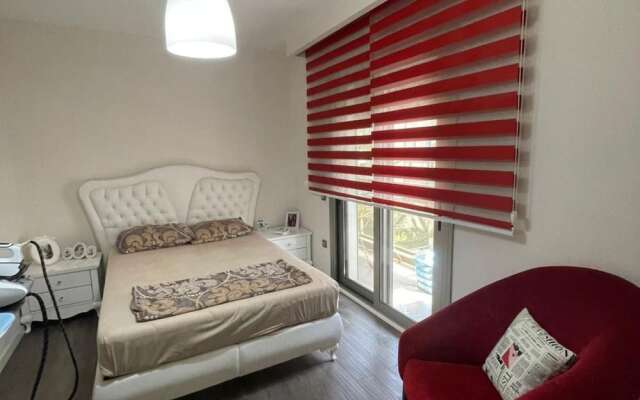 Central Apartment Near Sea With Balcony in Karsiyaka Zmir