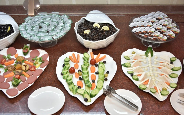 Gold Ci̇ty Hotel