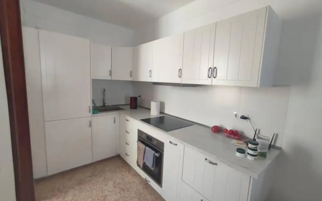 Apartment Edith - Ocean View Just Above the Beach