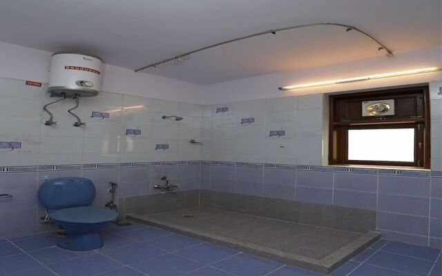 OYO 14306 Advantage Homes