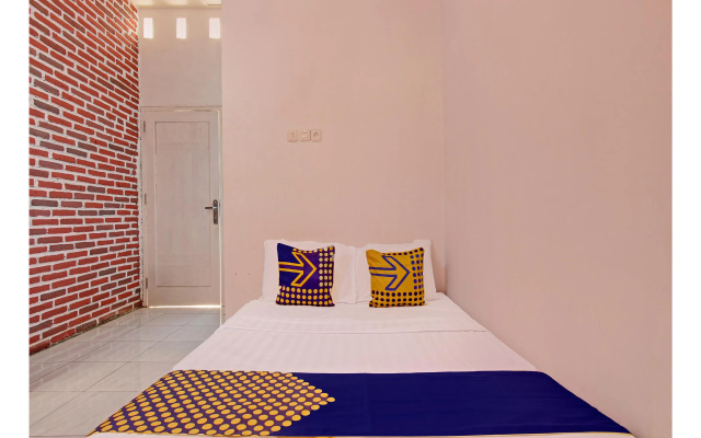 Hotel O Wisma Bani Pandi Syariah – Guest Rooms – Jepara