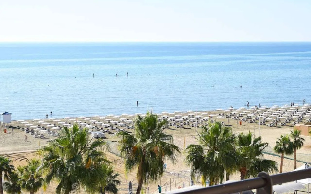 Sun Hall Beach Apartments