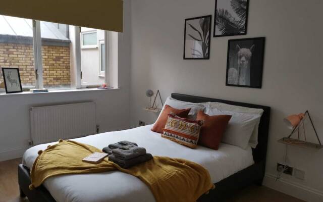 Central Apartment Near Barbican Centre