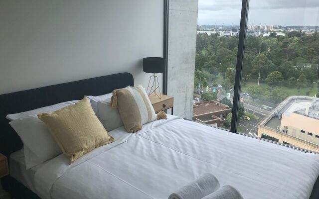 Saint Domain Apartment Hotel
