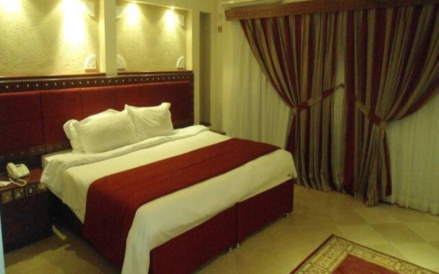 Al Liwan Suites