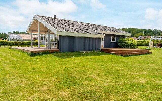 8 Person Holiday Home in Sjolund-by Traum
