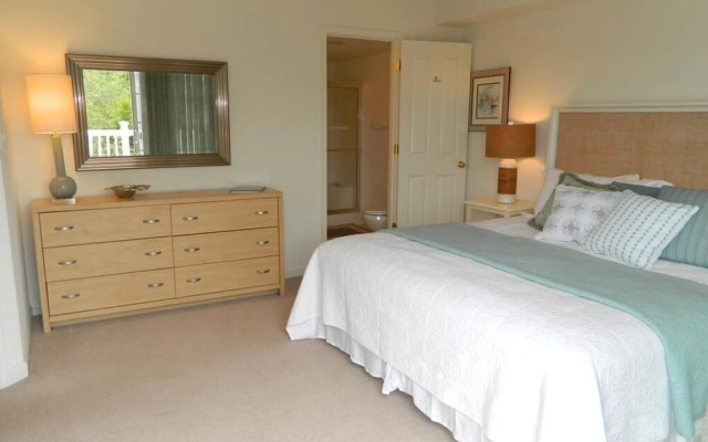 Canal Landing Court 48