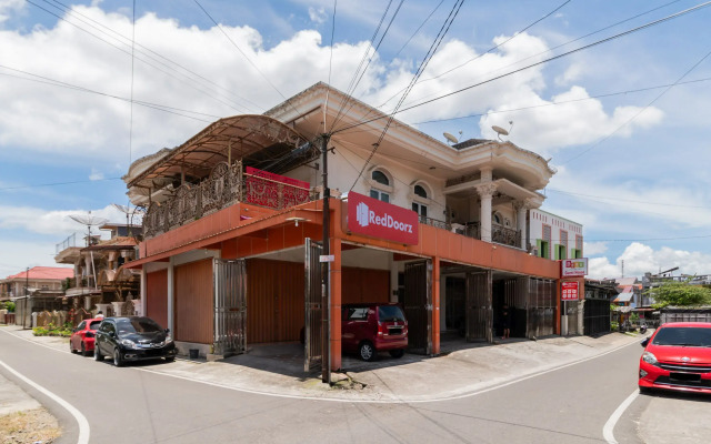 RedDoorz Syariah near Pasar Aur Kuning