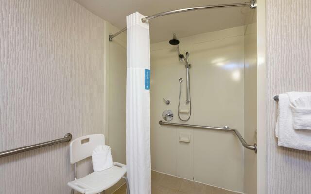 Hampton Inn & Suites Austin-Airport
