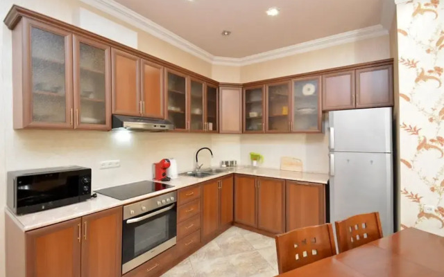 North Ave. Apartments by Luxe Group HH55