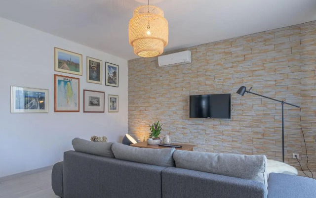Premium 100m2 sea view apartment