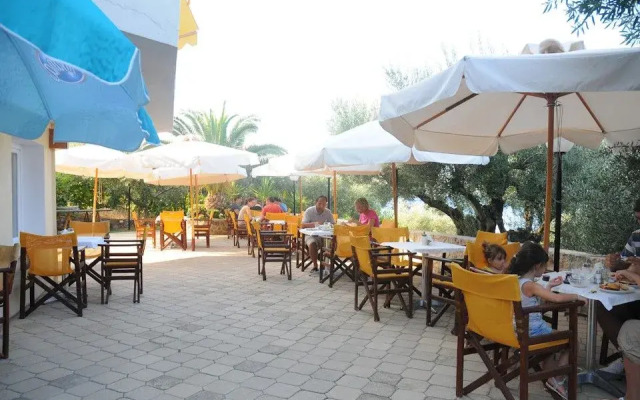 Maistrali Beach Hotel