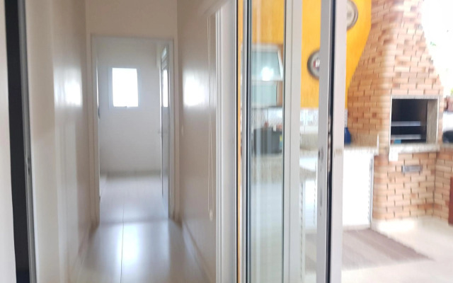 LINDA CASA TERREA UBATUBA - piscina, wifi, AC, churrasqueira, praia Lagoinha