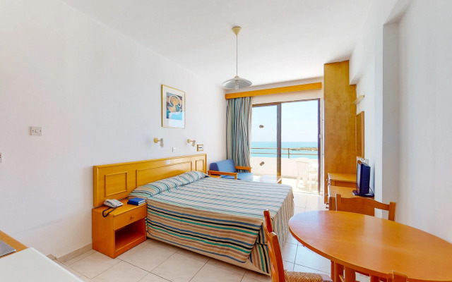 Corallia Beach Hotel Apartments