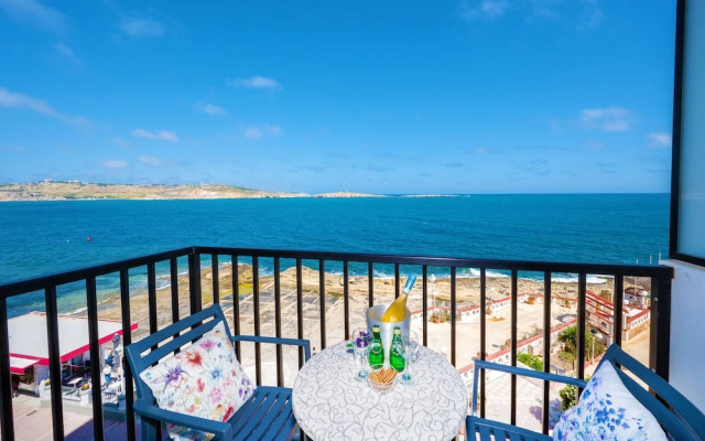 Islet Seafront Family Apartment