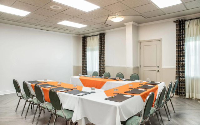 Days Inn by Wyndham Berthierville