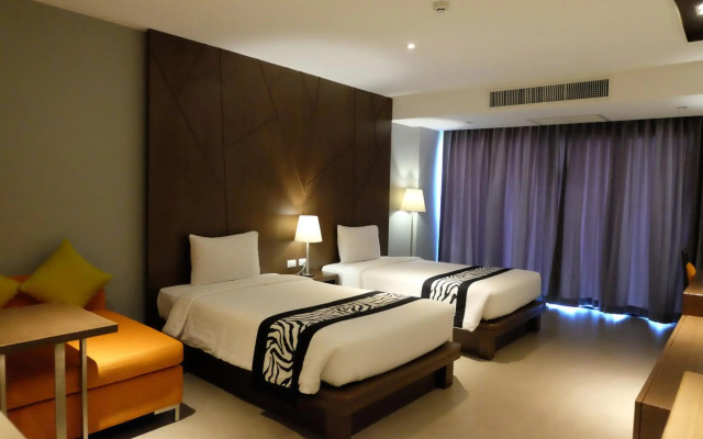 Season Five Hotel