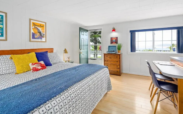 Seascape Motel & Cottages