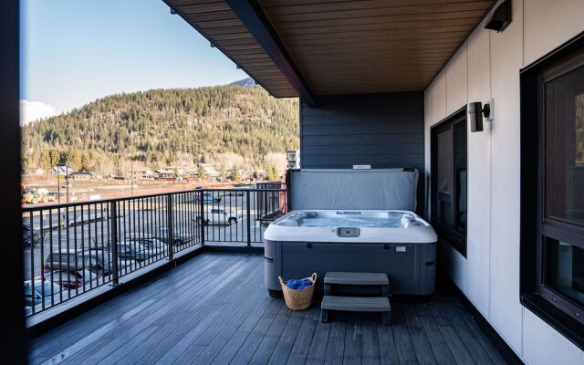 Villa 23 Cabot Peaks Revelstoke Vacation