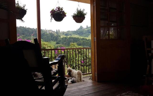 hostal hilltop salento