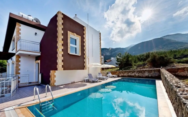 Villa Lagoon by Amy Villas