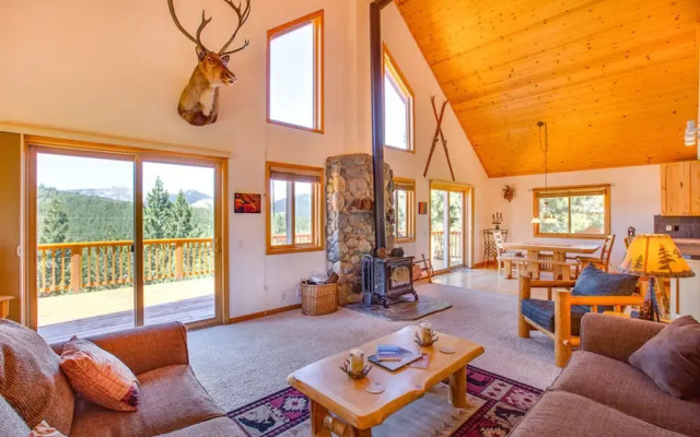 Pinnacle Vista by Tahoe Mountain Properties