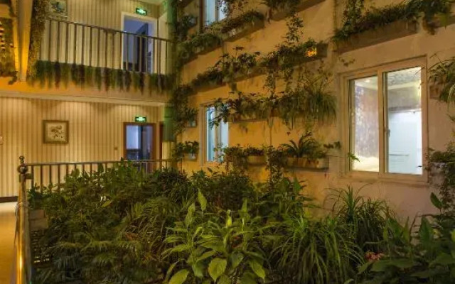 Wuzhen Flower House