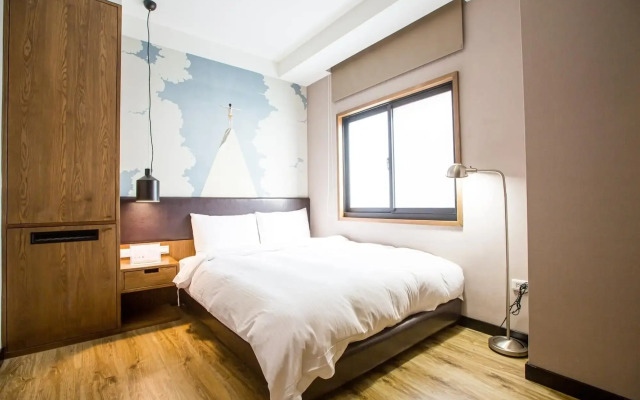 Taichung Easylazy Inn