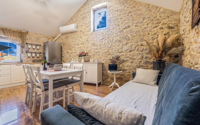Amazing Home in Zaton With 1 Bedrooms and Wifi