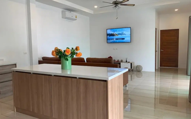 Private Villa with Pool near Laguna