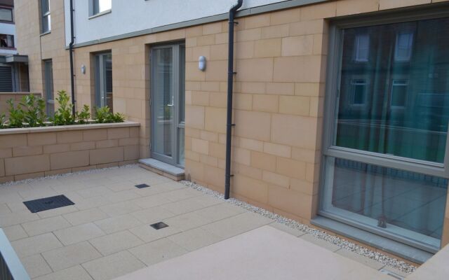 2 Bedroom Ground Floor Flat With Garden