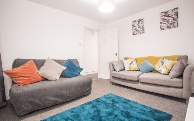 Short Stay Bristol - Oakfield Apartment