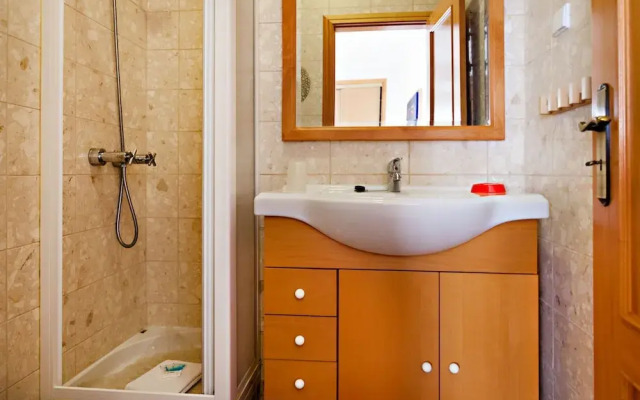 Alameda in Faro With 2 Bedrooms and 2 Bathrooms